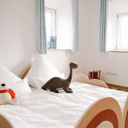Black Horse Family Apartment - Barrierearm - Pfotenglueck - Familienzeit By Loewenherz Homes Stephanskirchen Extérieur photo