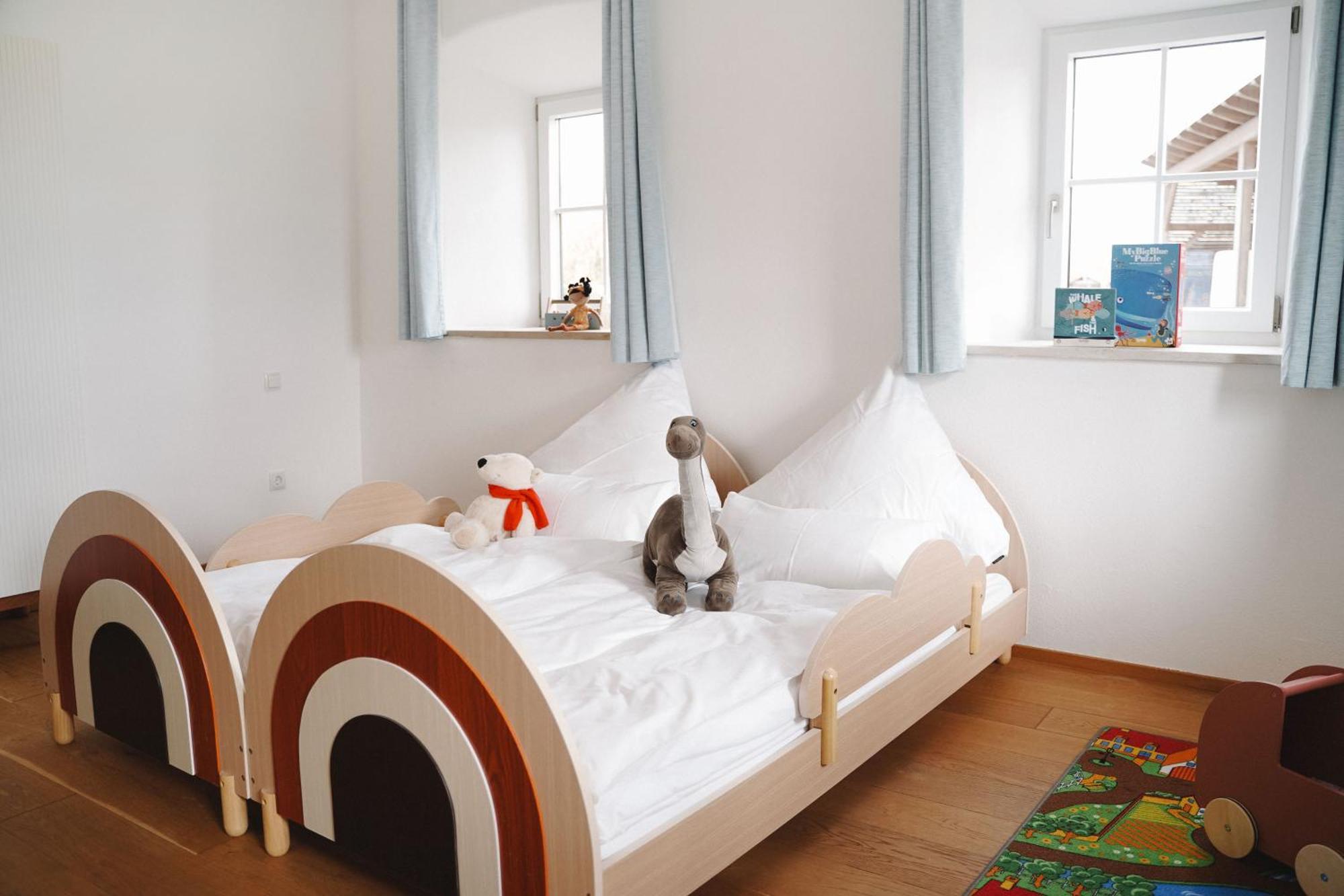 Black Horse Family Apartment - Barrierearm - Pfotenglueck - Familienzeit By Loewenherz Homes Stephanskirchen Extérieur photo