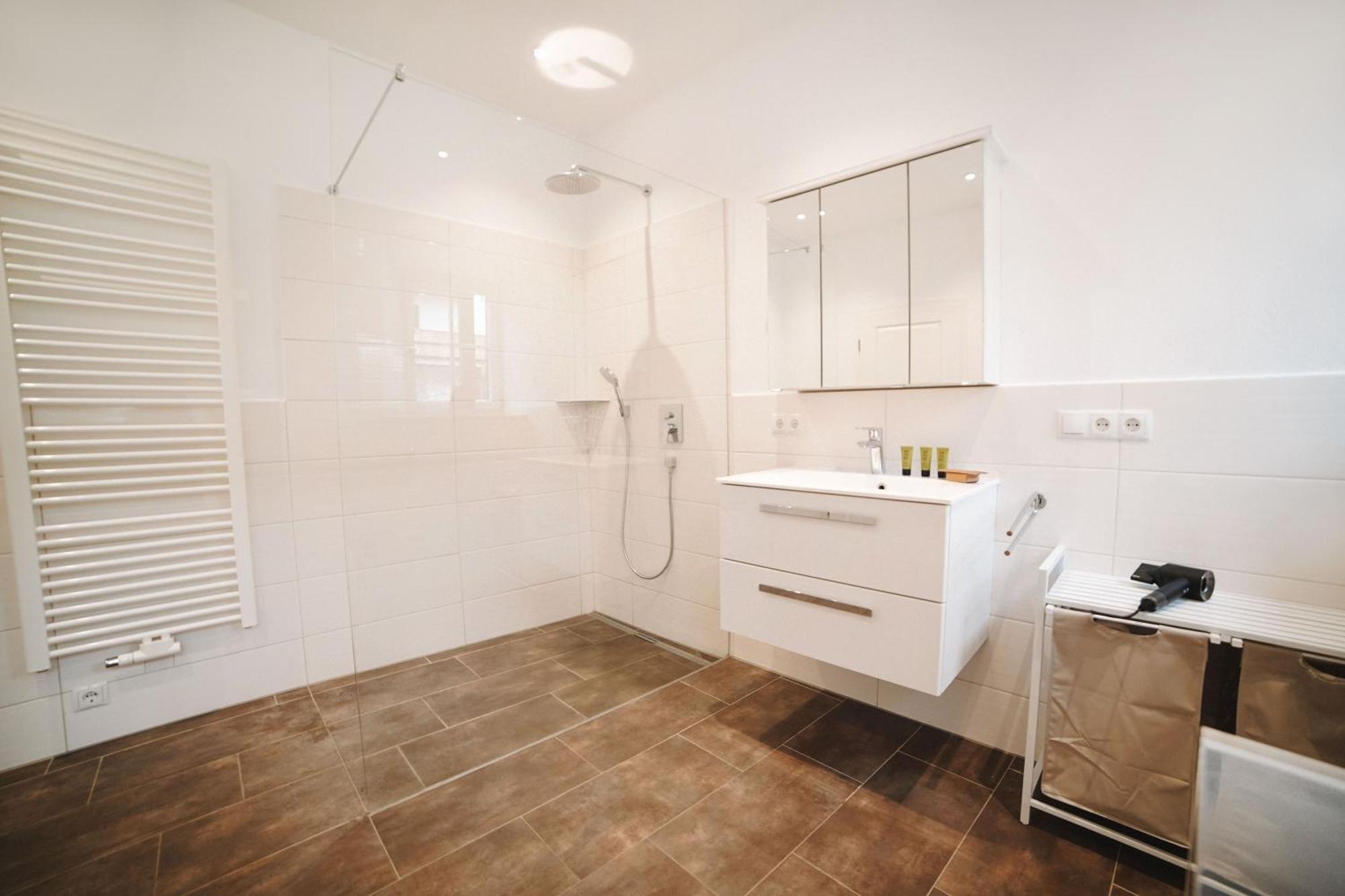 Black Horse Family Apartment - Barrierearm - Pfotenglueck - Familienzeit By Loewenherz Homes Stephanskirchen Extérieur photo