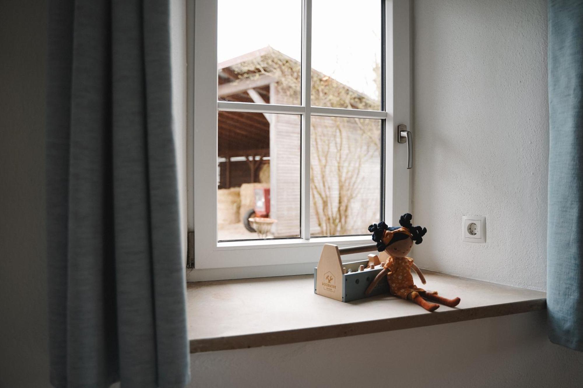 Black Horse Family Apartment - Barrierearm - Pfotenglueck - Familienzeit By Loewenherz Homes Stephanskirchen Extérieur photo